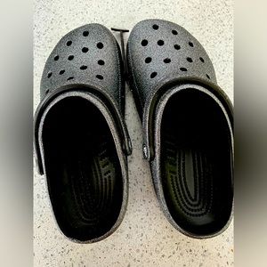 🆕 Grey glitter Crocs Women’s 8 / Men’s 6
